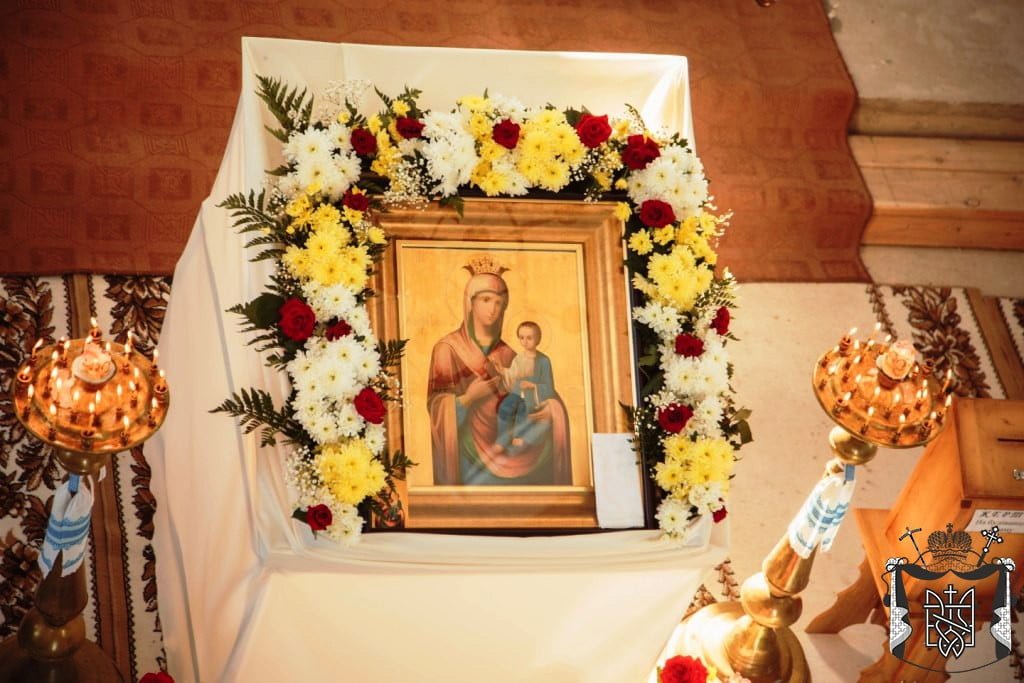 Іверська ікона Божої Матері з мощами святих на Тернопільщині: фото