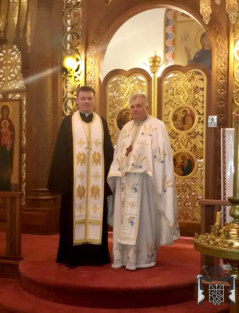 Настоятель Собору Св. Володимира Володимир Музичка і Роман Будзинський