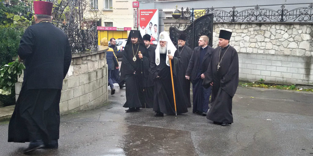 Патріарх Філарет, архиєреї та духовентство УПЦ КП, митр. прот. Роман Будзинський, УАПЦ