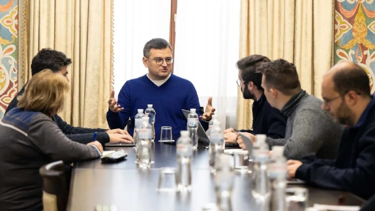У війні винна Росія. Очільник МЗС закликав Ватикан називати речі своїми іменами