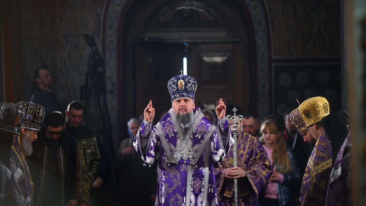 Блаженнійший Митрополит Епіфаній очолив Божественну літургію у четверту неділю Великого посту