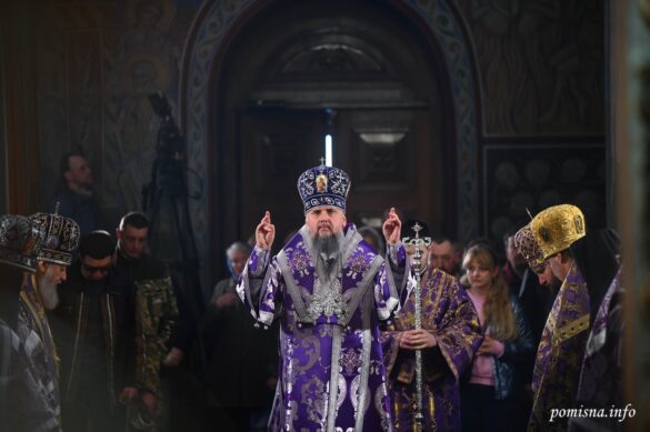 Освячення нових антимінсів та молитви за Україну під час богослужіння в кафедральному Свято-Михайлівському Золотоверхому соборі