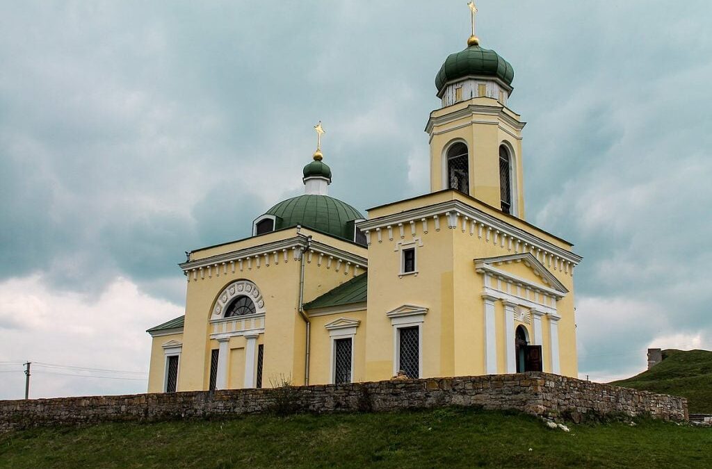 УПЦ МП передала ключі від церкви Олександра Невського державному заповіднику “Хотинська фортеця”