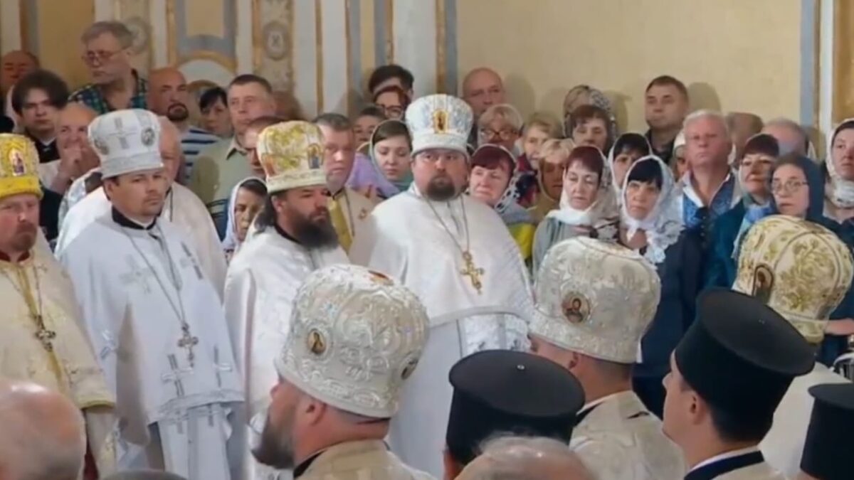 Урочиста служба в Києво-Печерській Лаврі: Протоієрей Роман Будзинський співслужив Митрополиту Епіфанію в день його тезоімеництва та свято Вознесіння Господнього