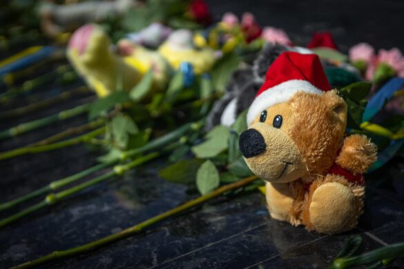 Україна сумує та висловлює вічну пам'ять безглуздим жертвам насильницької війни