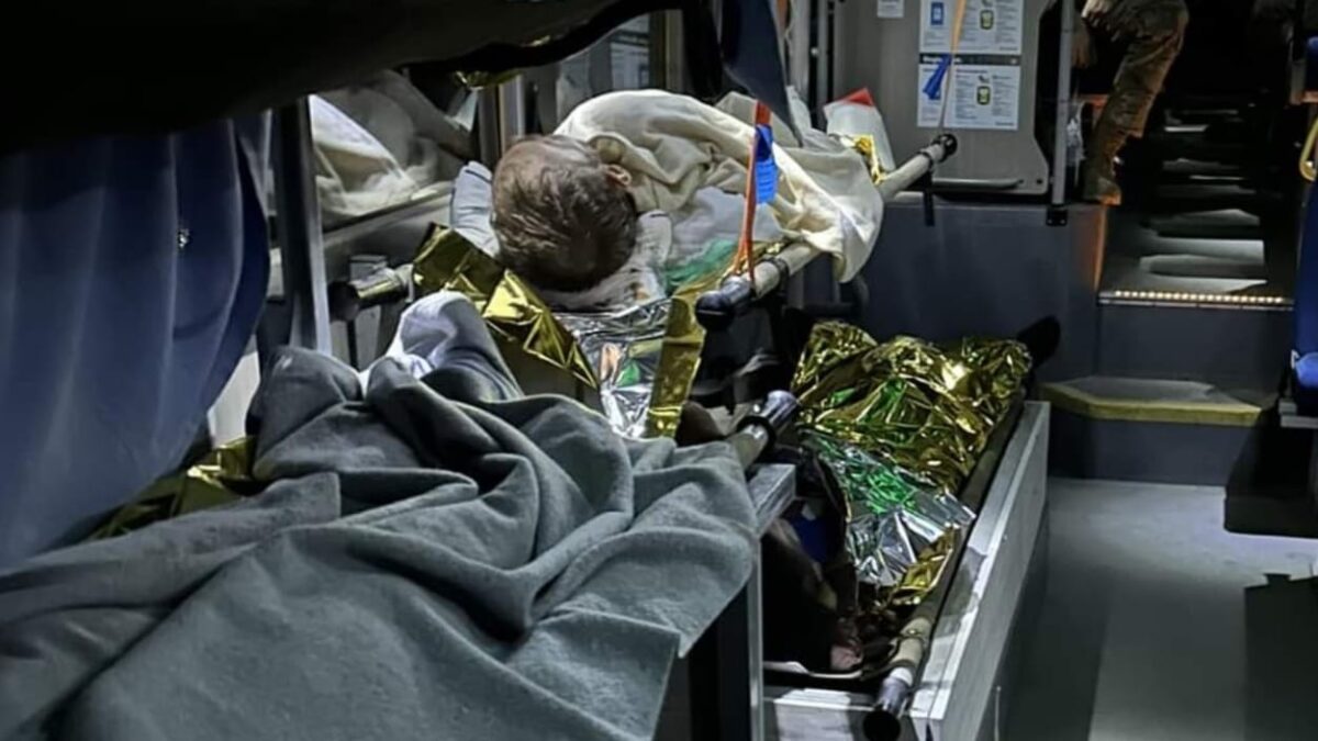 Волонтери благають про гідні умови для порятунку поранених в Україні