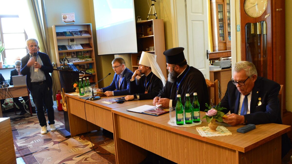 Події та Висновки: Конференція про Почаївську лавру
