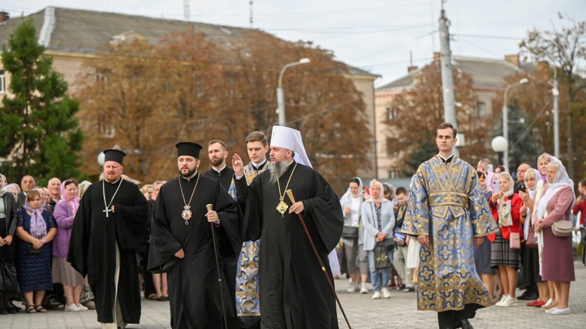 Богослужіння та молитви з нагоди Покрови та Дня захисників України в Рівному
