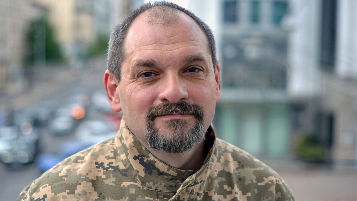 Снайперська Молитва: Історія Волонтера Юрія Чорноморця
