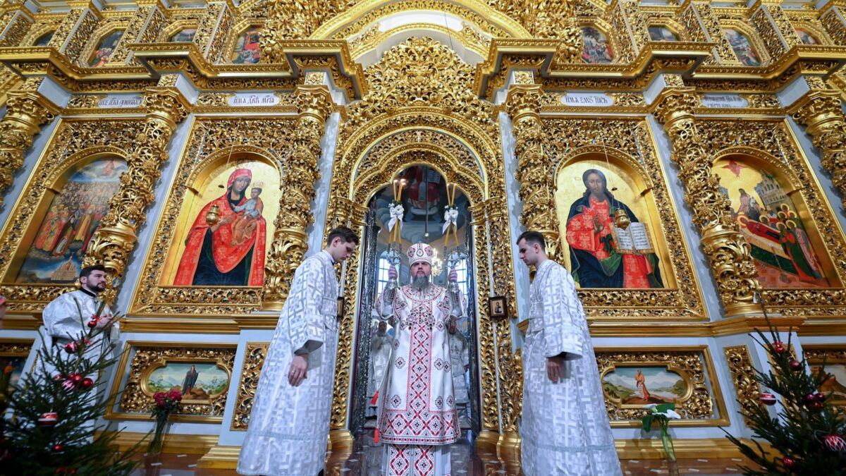 Митрополит Епіфаній очолив богослужіння в Успенському соборі Києво-Печерської Лаври в день памʼяті апостола Стефана