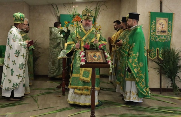Свято-Духівська громада Харківщини відсвяткувала 10 років з дня заснування з архієрейською літургією