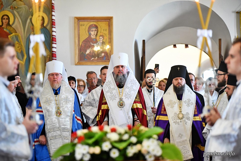 Митрополит Епіфаній звершив подячний молебень з нагоди випуску в КПБА