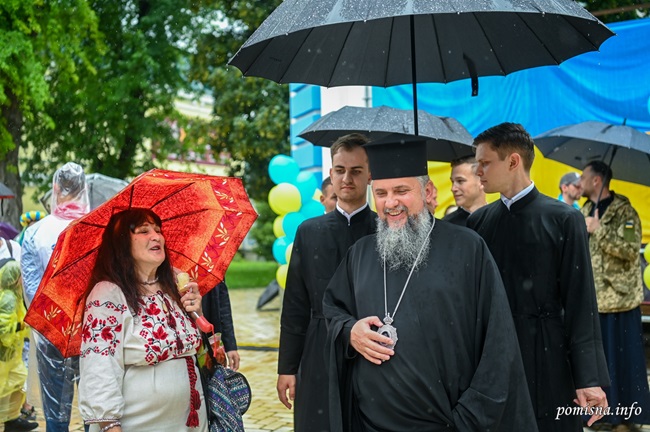 Митрополит Епіфаній на святі для дітей військових: підтримка і радість на День Святої Трійці