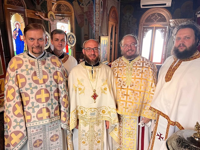 Молитви за Україну у грецькому храмі: богослови піднесли прохання про мир