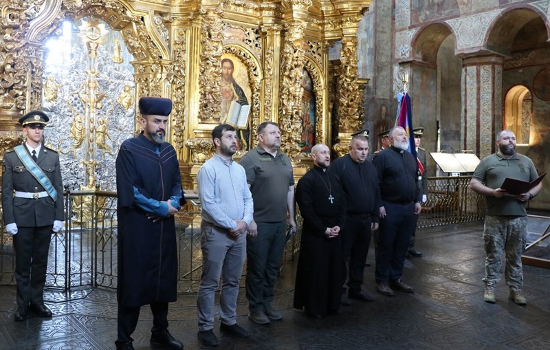 Випуск військових капеланів у Софії Київській: духовна підтримка для захисників України