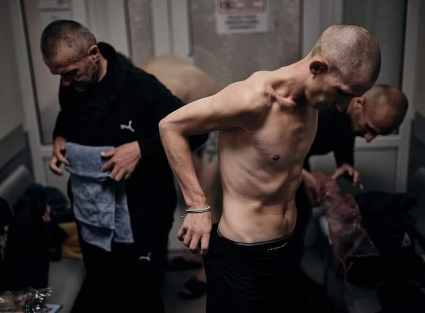 Світло віри: як українські воїни знаходять сили у темряві полону