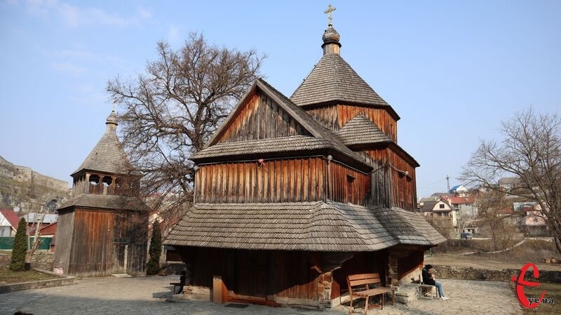 Парафіяни Кам’янця-Подільського молитимуться українською у Здвиженській церкві