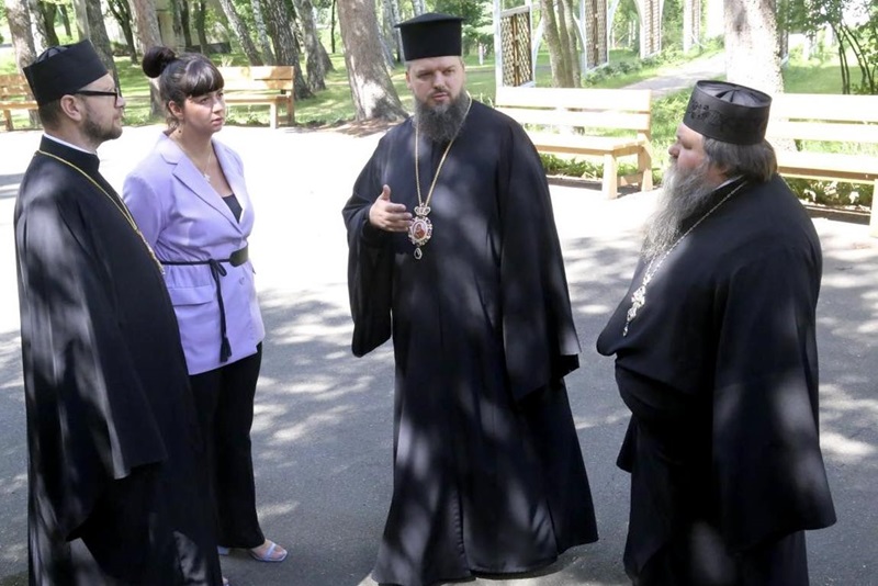 Архієпископ Агапіт відвідав Межигірський монастир та обговорив релігійні питання з представниками Петрівської ОТГ