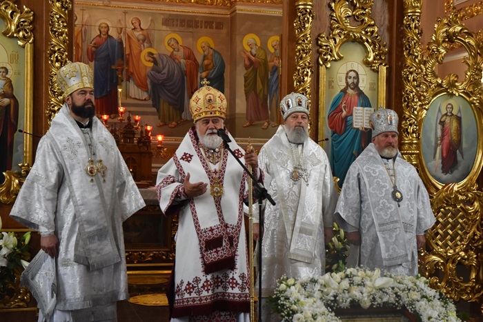 Коломия святкує Преображення Господнє: архієрейська Літургія зібрала вірян у Соборі