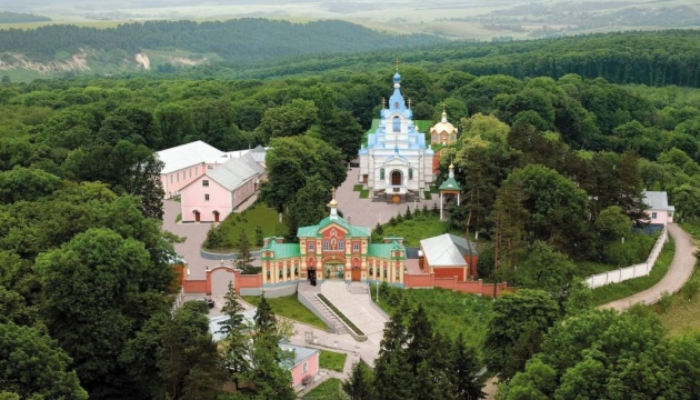 Тернопільський суд скасував рішення про передачу монастиря Почаївської Лаври