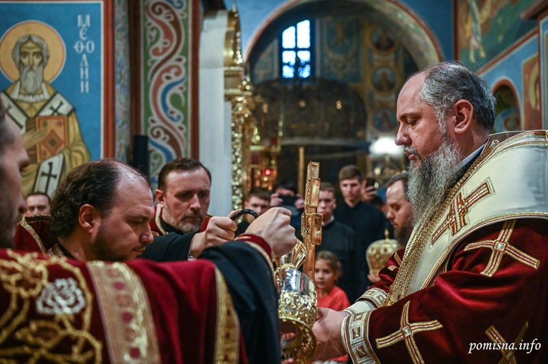 Студенти Київської богословської академії отримали благословення під час Всенічного бдіння