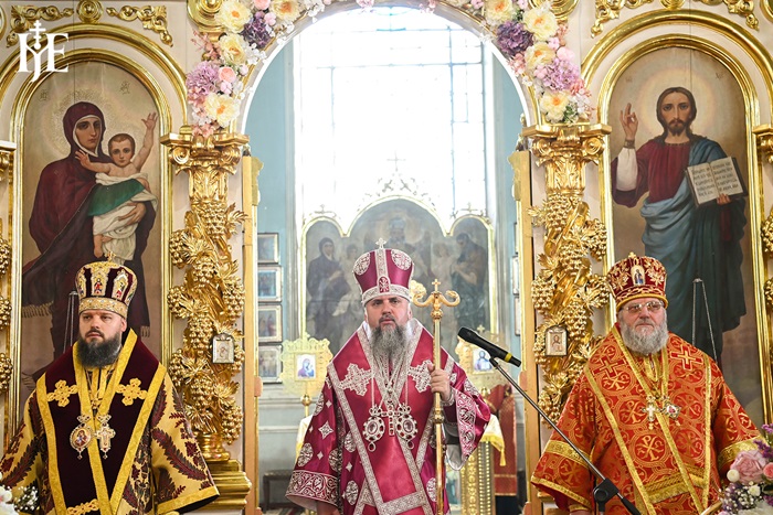 Молитва за героїв: Митрополит Епіфаній звершив літургію у Тростянецькому Вознесенському храмі