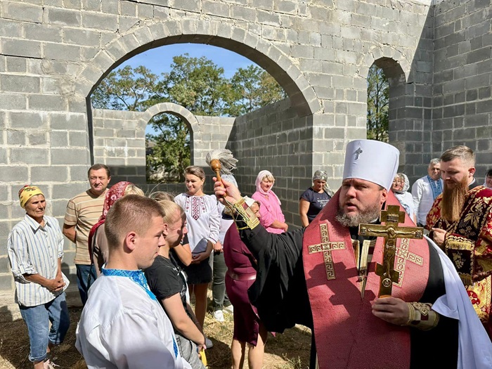 Нове духовне життя у Жовтоолександрівці: освячення наріжного каменя храму