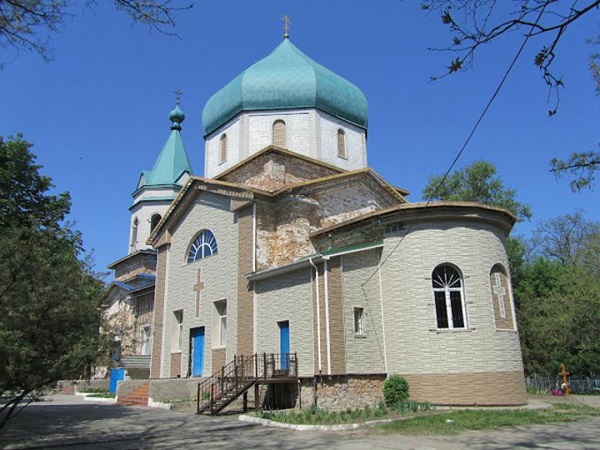 Перехід храмів у Кременчуці до ПЦУ: без сутичок, але з погрозами 