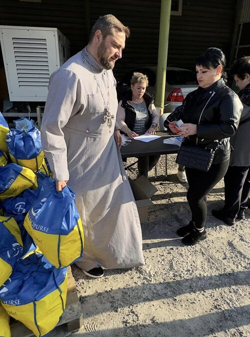 «Церква в дії» в Дніпрі: ПЦУ допомагає переселенцям і постраждалим від війни