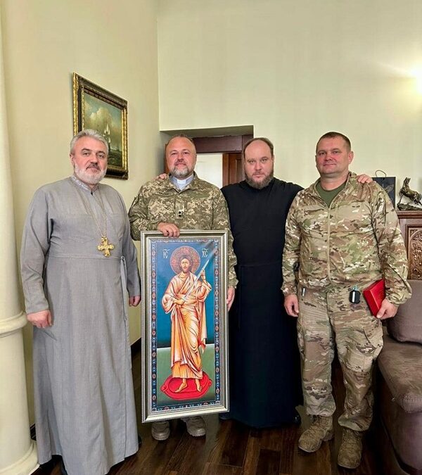 Митрополит Дніпровський Симеон провів зустріч з командуванням 25 Січеславської бригади
