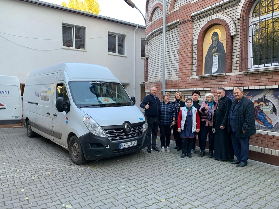 Церковна спільнота на Хмельниччині передала допомогу для ЗСУ: єдність у молитві та підтримці