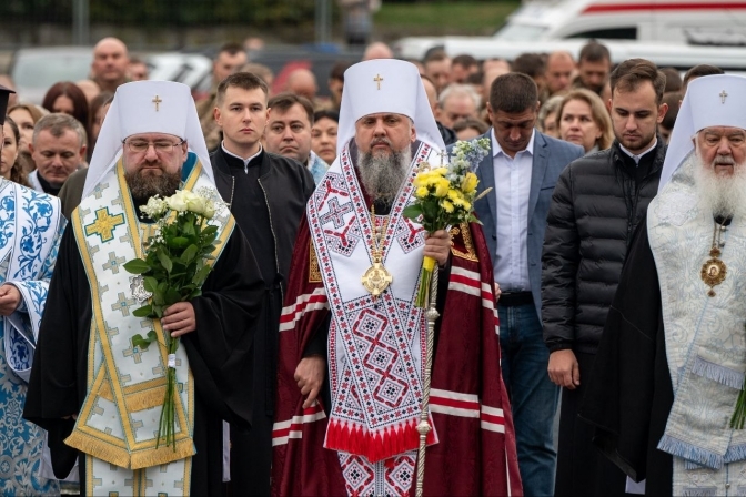 Митрополит Епіфаній вшанував полеглих Героїв на Личаківському кладовищі