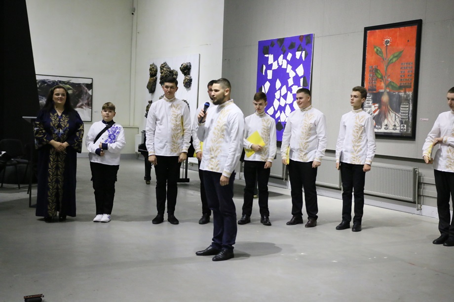 «Українська душа»: як благодійний хор підбадьорив серця та допоміг армії