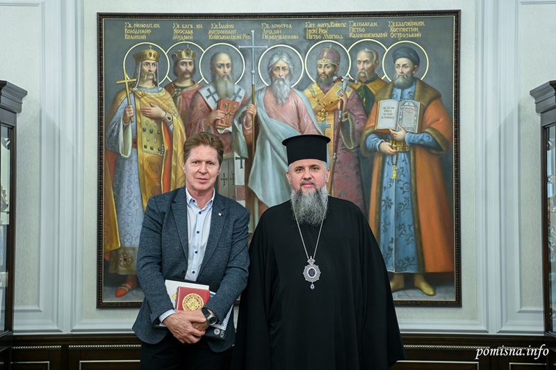 Митрополит Епіфаній обговорив з Червоним Хрестом підтримку військовополонених та гуманітарну допомогу