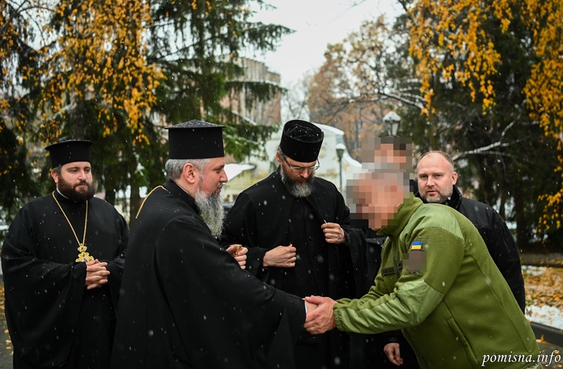 Церковні нагороди медикам і молитва за героїв: Митрополит Епіфаній у Полтаві