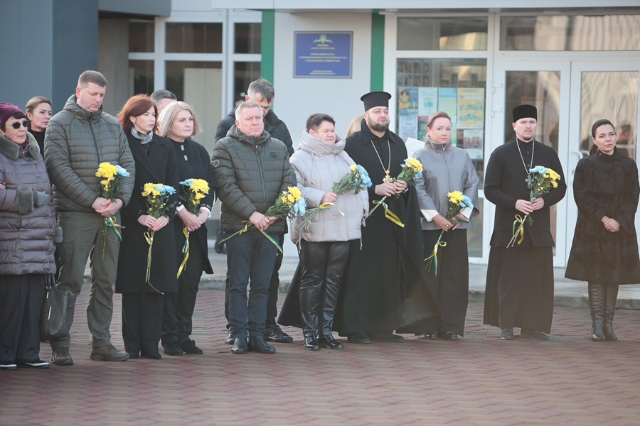Темрява не вічна: духовне звернення Дніпровської єпархії ПЦУ про Божу присутність