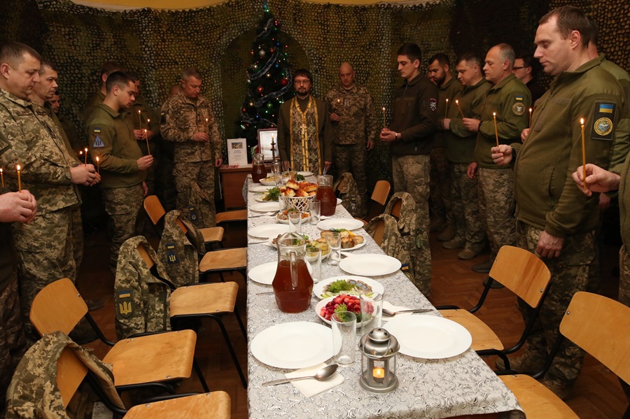 Різдвяна вечеря для військових ХНУПС: молитви, традиції та пам’ять про героїв