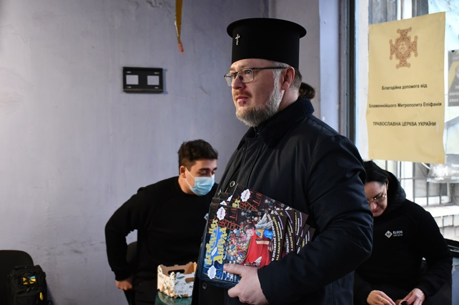 Різдво надії: митрополит Сергій Горобцов зустрічає свято з переселенцями у Дніпрі