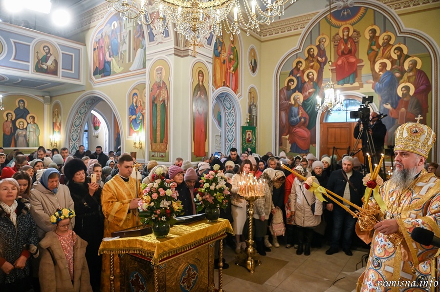 Митрополит Епіфаній очолив літургію у Броварах та помолився за загиблих захисників України