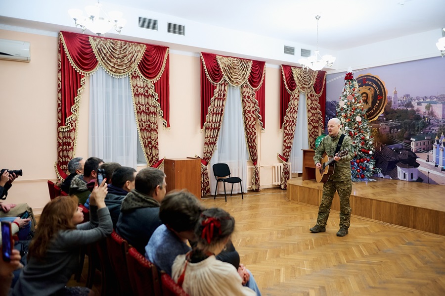 Благодійний вечір у КПБА: традиції, музика та аукціон заради перемоги