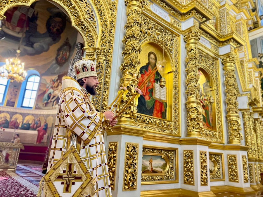 Святині Афону у Лаврі: літургія та молитви за перемогу України