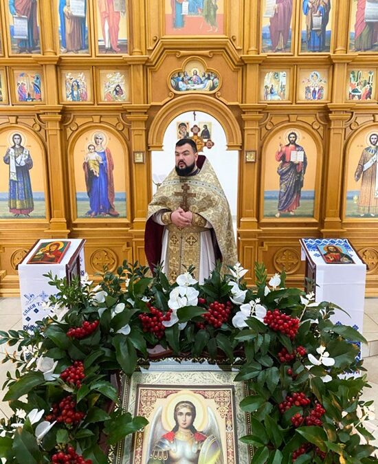 «Молилися просто неба, але вистояли»: віряни Шевченкового повернули храм