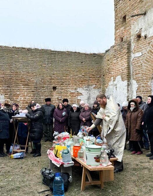 Відновлення старовинного Троїцького храму: освячення води на свято Хрещення Господнього