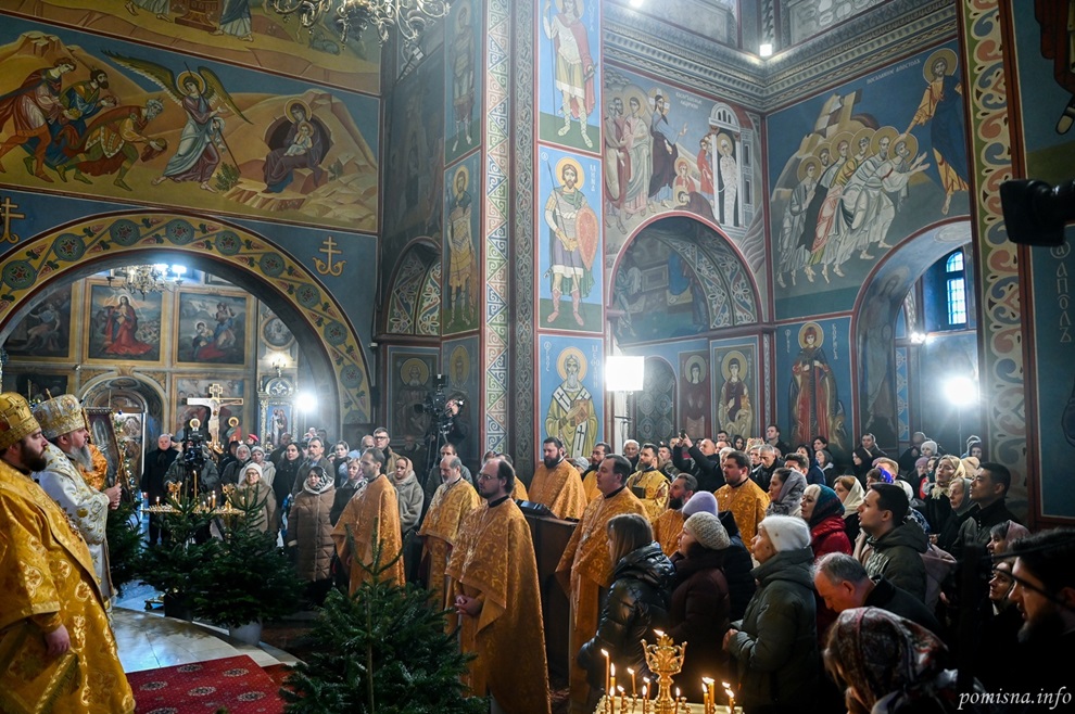 Митрополит Епіфаній очолив святкове богослужіння у Свято-Михайлівському соборі