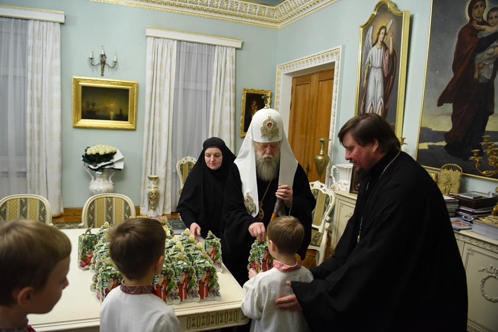 Дитячий хор «Пектораль» привітав Патріарха Філарета з Різдвом