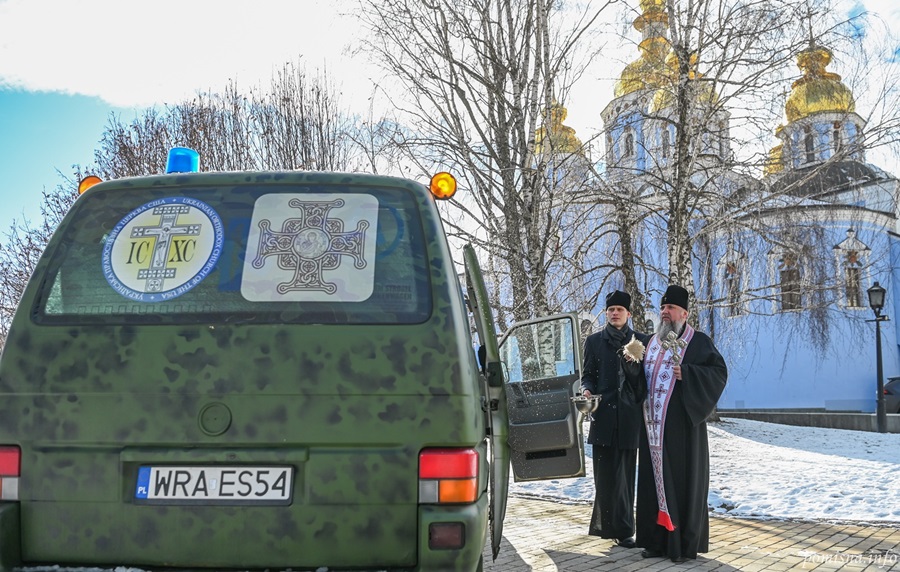 Освячення автомобіля для 4-ї танкової бригади: духовна підтримка українських воїнів