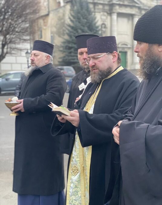 Митрополит Димитрій благословив 25 українських воїнів перед паломництвом на Афон