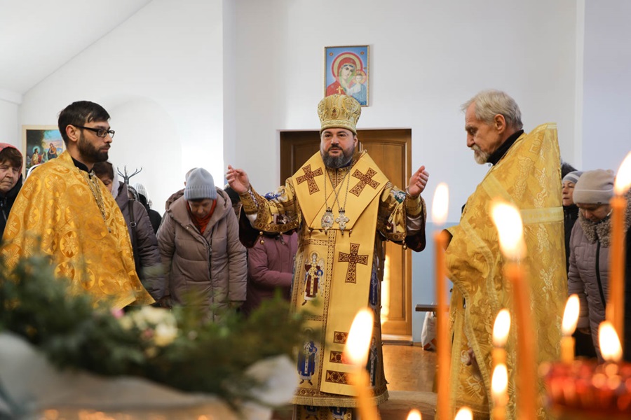 Митрополит Олександр відновлює духовність у Рудні: перший візит до парафії Різдва Пресвятої Богородиці