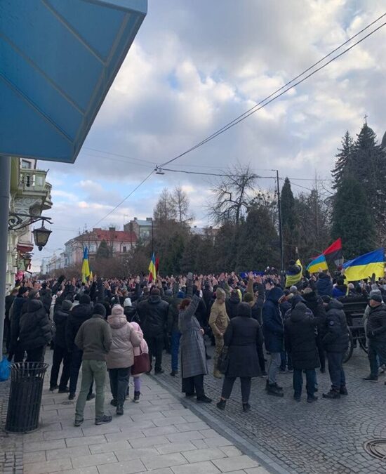 Чернівці: три релігійні громади переходять до незалежної Церкви