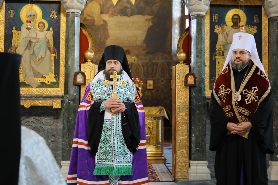 «Маріуполь Нескорений»: Міжнародна виставка в Києво-Печерській лаврі розповідає історію незламності
